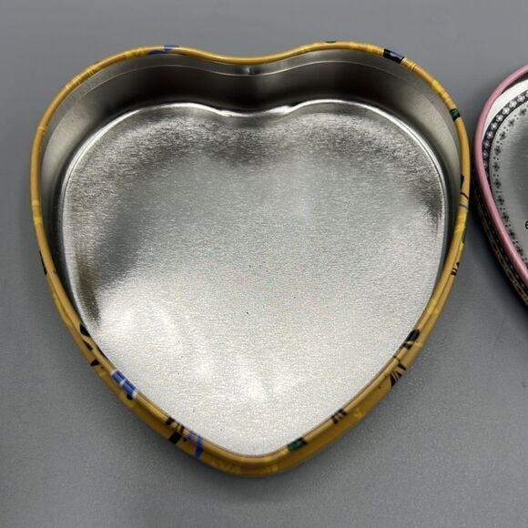 Brighton Tin Heart Floral Box - Picture 4 of 5